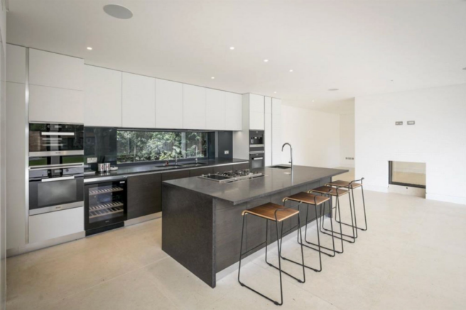Kitchen/dining area
