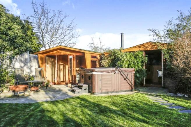 Cabins/Hot Tub