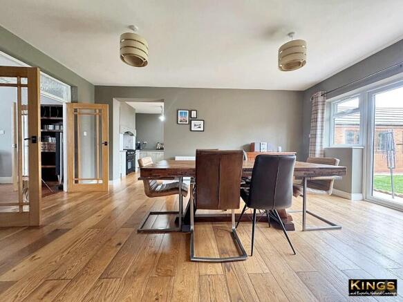4 bed Detached for sale Image 5