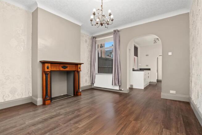 Dining Room_1.jpeg