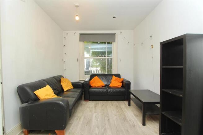 Collingwood Road, N15