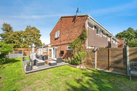 Grayswood Drive, Camberley, GU16