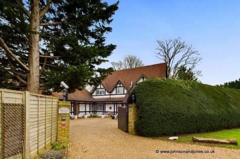 Abbey Chase, Chertsey, Surrey, KT16