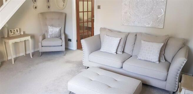 Living Room (Alternative View)