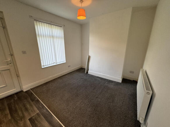 3 bed Semi-Detached to rent Image 8