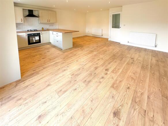 3 bed Semi-Detached Bungalow for sale Image 5