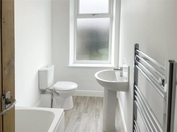 3 bed Terraced to rent Image 4