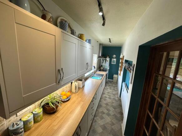 3 bed House for sale Image 12