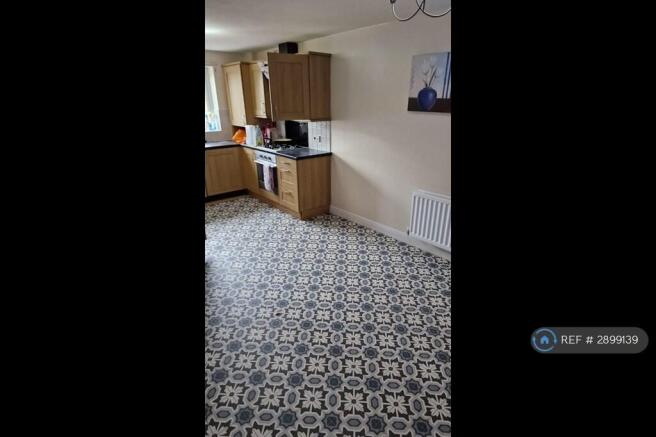 5 bed Detached to rent Image 11