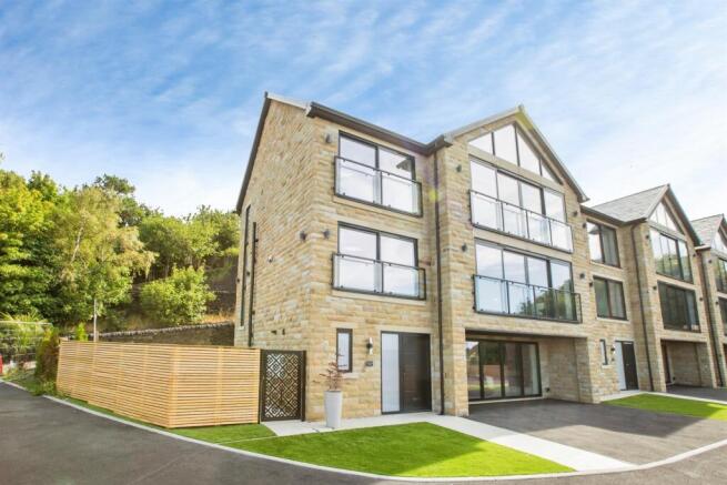 4 bed Detached for sale Image 4