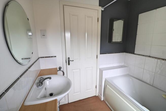 Main Bathroom 2