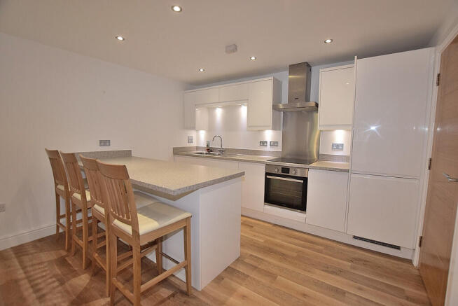 2 bed Flat for sale Image 4