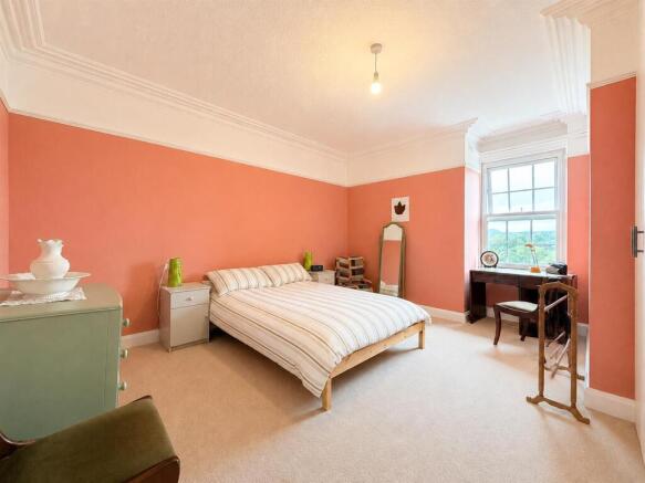 2 bed Flat for sale Image 9