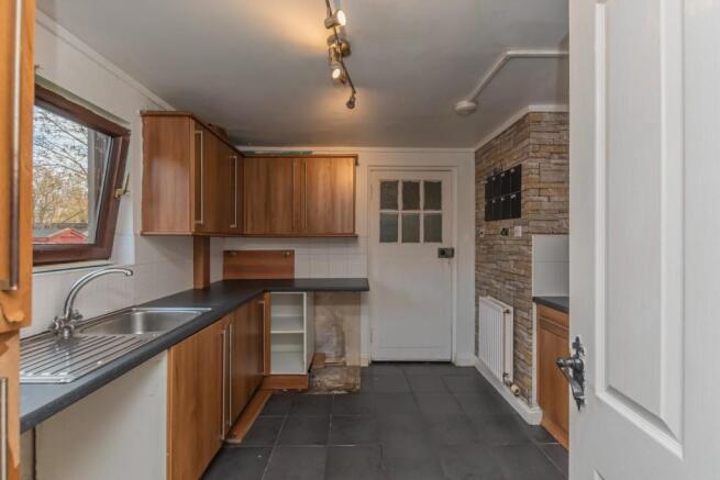 7. Kitchen (1).jpg