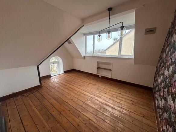 L'Room 1