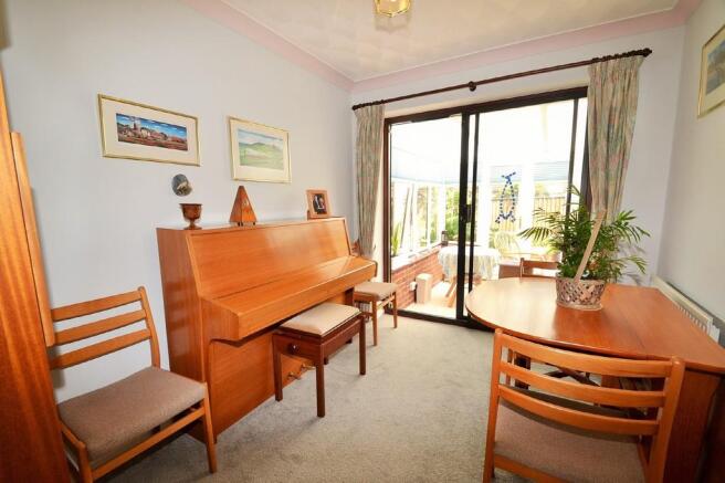 Dining Room/Bedroom 3
