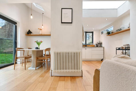 Newlaithes Gardens, Horsforth, LS18