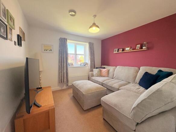 4 bed Detached for sale Image 10