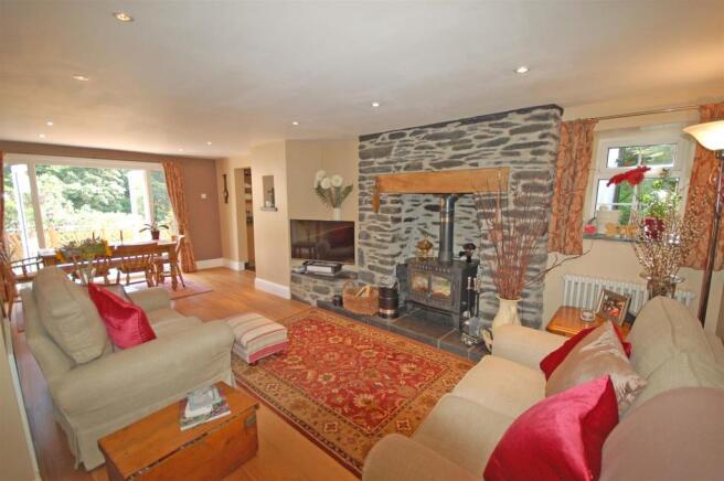 SITTING ROOM/DINING
