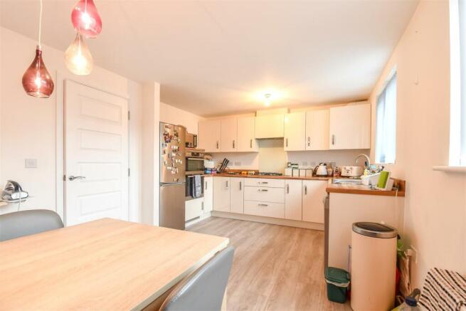 Kitchen /Dining