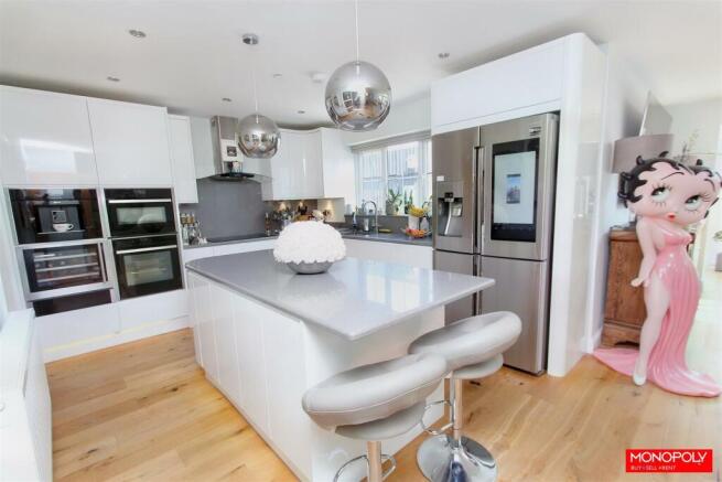 Kitchen Area.jpg