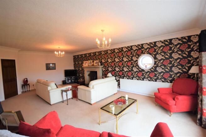 06 Corbiere, Elland Road, Ripponden, HX6 4JN Loung