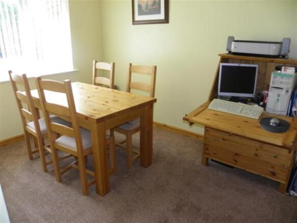 Dining Room/Bedroom 