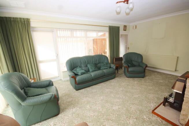 18' Sitting Room (3)