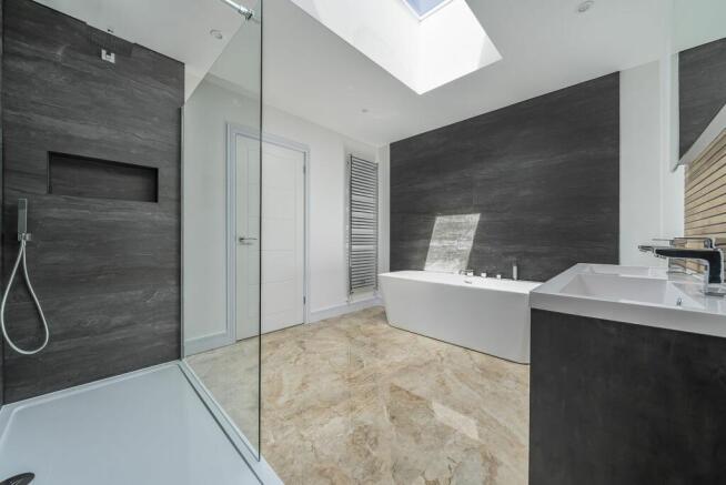 Master En-Suite