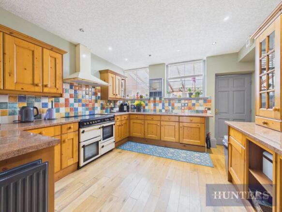 4 bed Terraced for sale Image 4