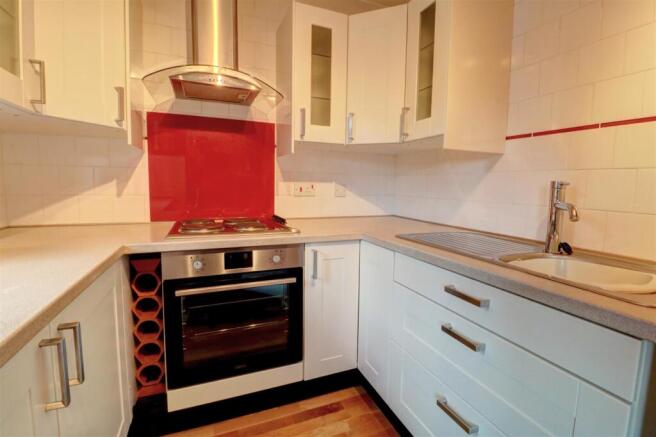 Kitchen 2.jpg