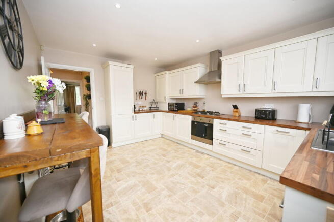 Downs House Close, South Hiendley, Barnsley, S72 9FQ photo 4