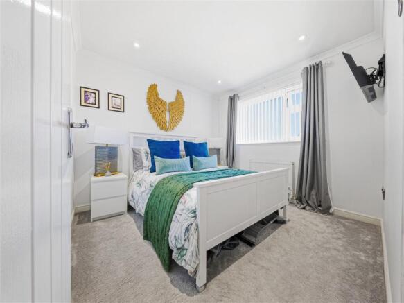 9 Cedar close (3).jpg