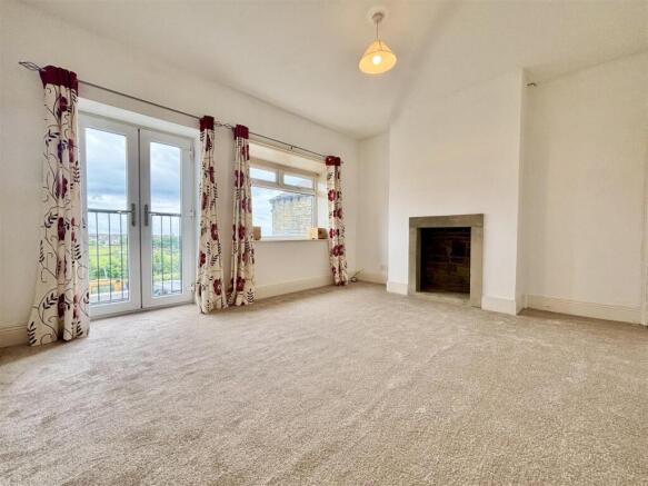 3 bed Terraced for sale Image 6