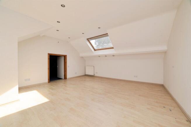 4 bed Detached Bungalow for sale Image 10