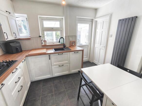 3 bed Terraced for sale Image 5