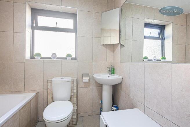 4 bed Semi-Detached for sale Image 12