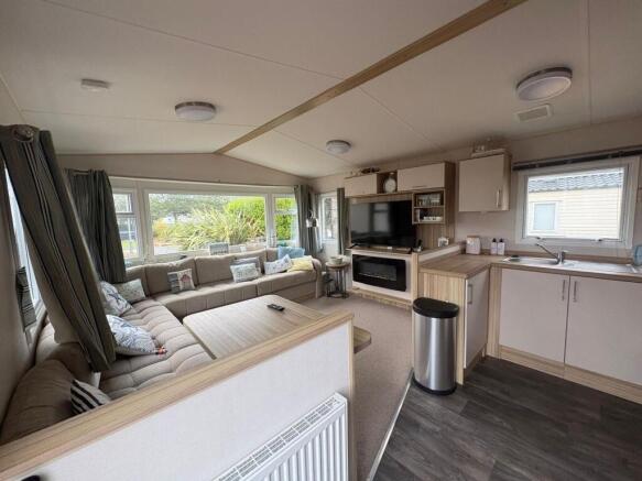 Kitchen Lounge