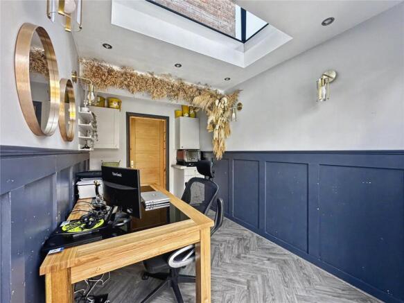4 bed Detached for sale Image 12