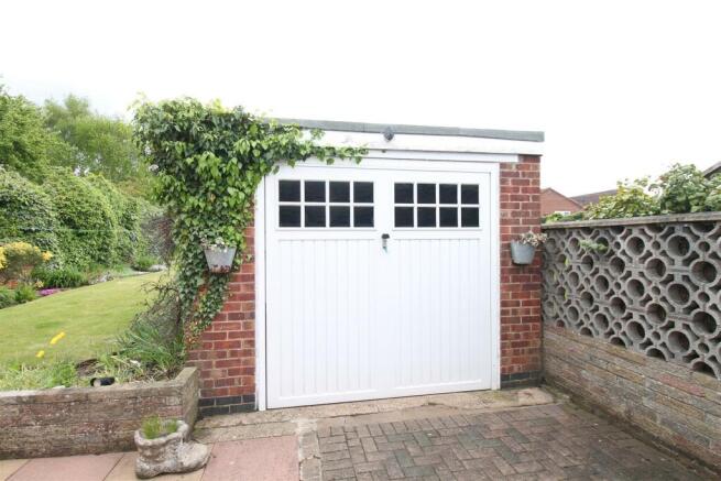 Detached Garage