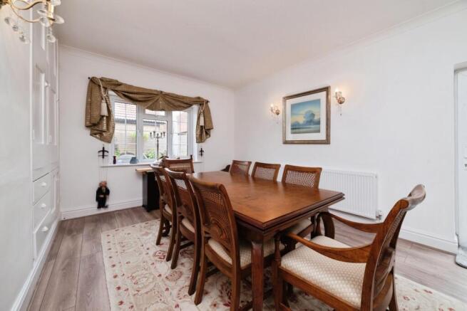 4 bed Detached for sale Image 5