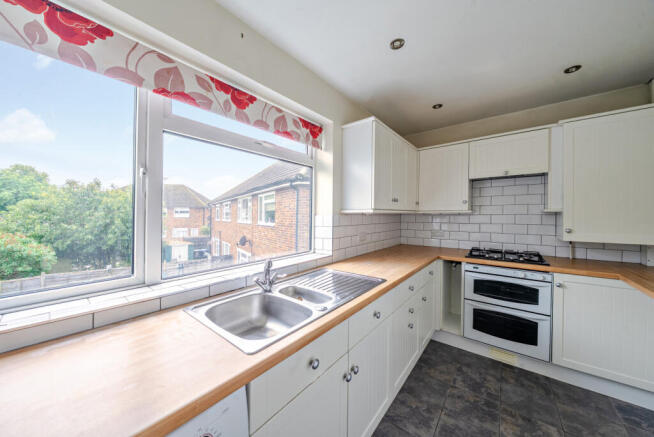 1298128-9-682da66...