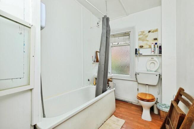 3 bed Terraced for sale Image 6