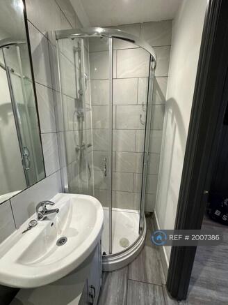 En-Suite Picture 2