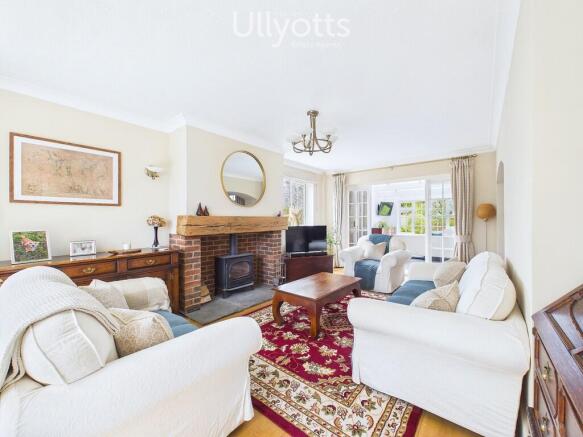 5 bed Detached for sale Image 4