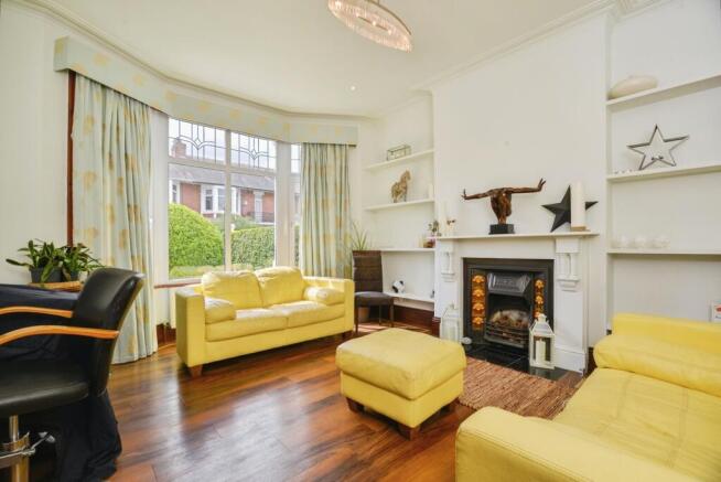 4 bed Semi-Detached for sale Image 4