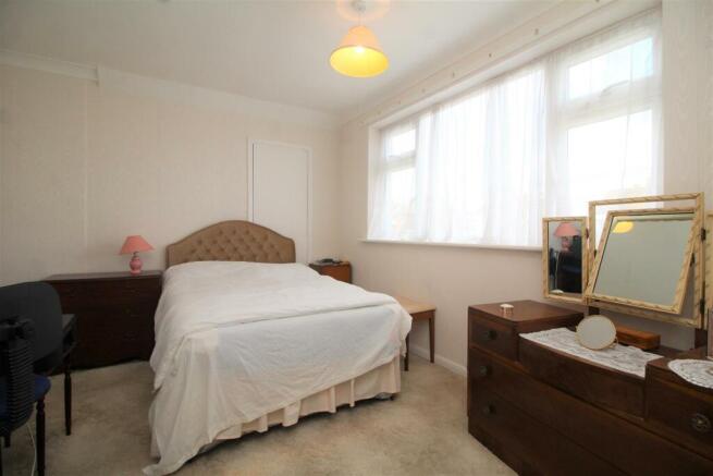 bedroom 2 .jpg