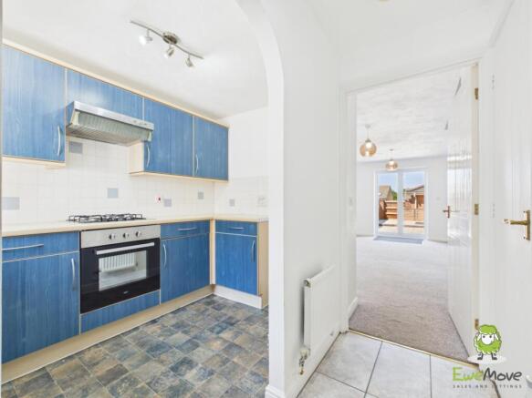 EweMove Estate Agents Basingstoke - Oceana Crescen