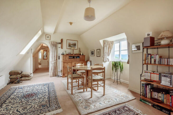 Living / Dining R...