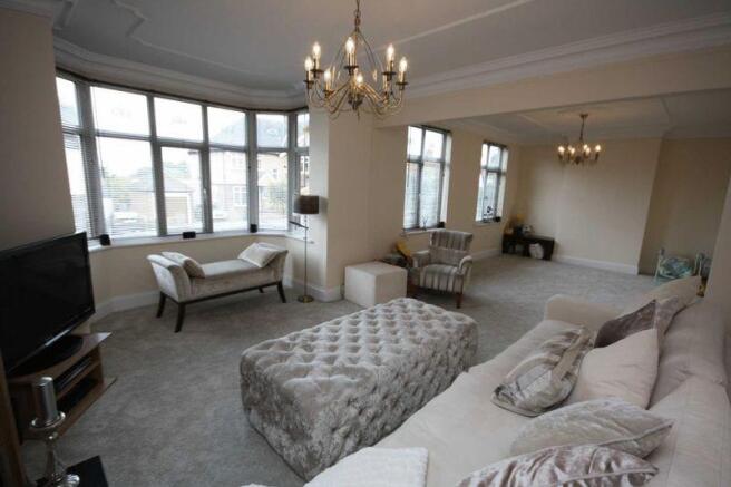 Lounge 1